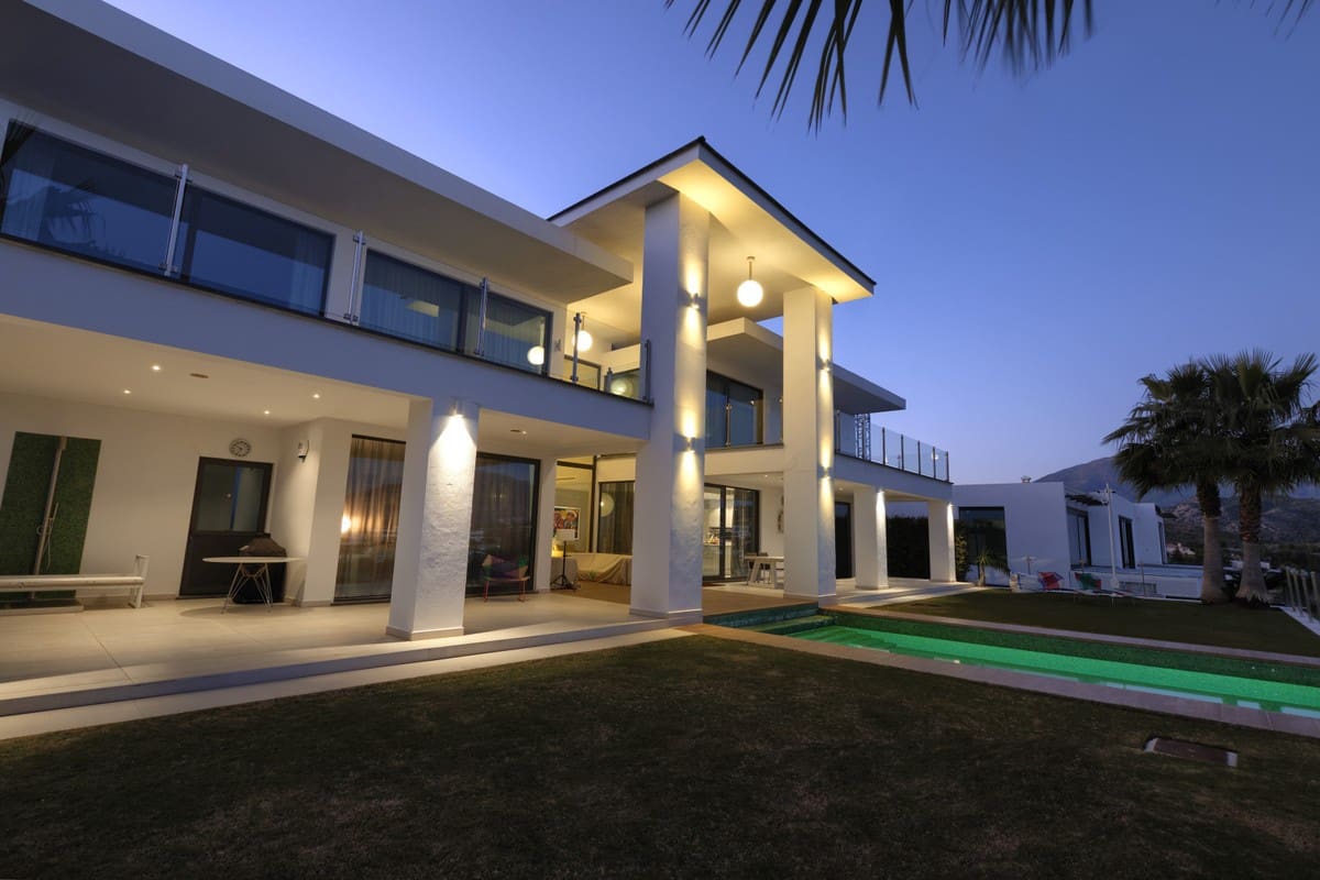 4 sypialnia Willa na sprzedaż w Benahavis z basenem garażem - 2 950 000 € (Ref: 5627445)