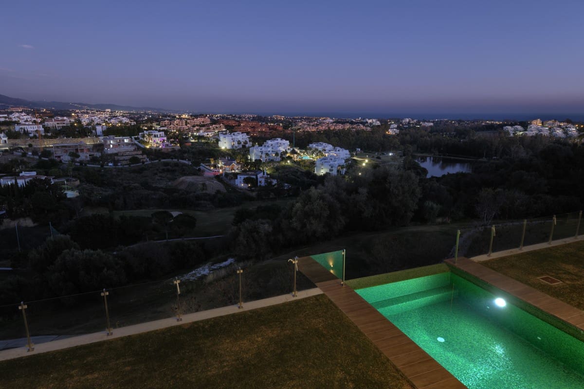 4 sypialnia Willa na sprzedaż w Benahavis z basenem garażem - 2 950 000 € (Ref: 5627445)