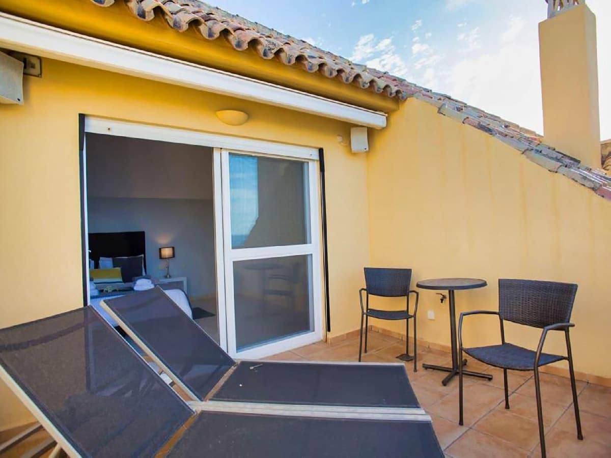   4 soveværelse   feriePenthouse i Marbella   med   swimmingpool  garage  - € 2.450 (Ref: 5828503)