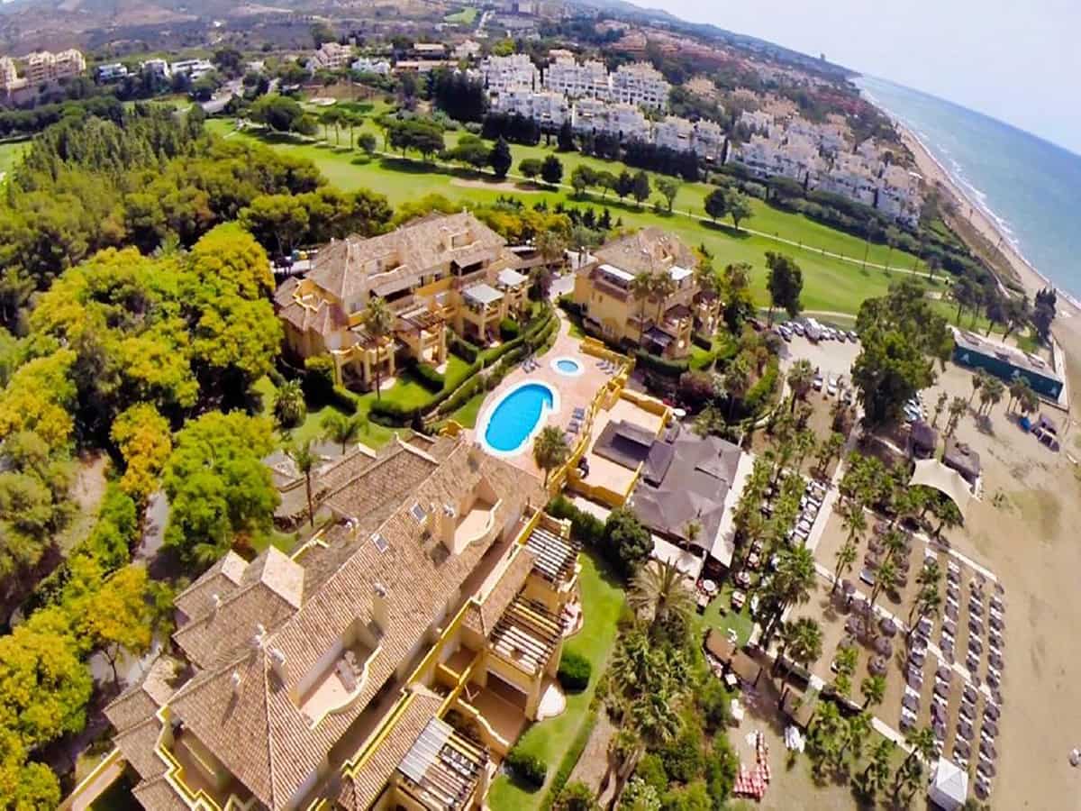   4 soveværelse   feriePenthouse i Marbella   med   swimmingpool  garage  - € 2.450 (Ref: 5828503)