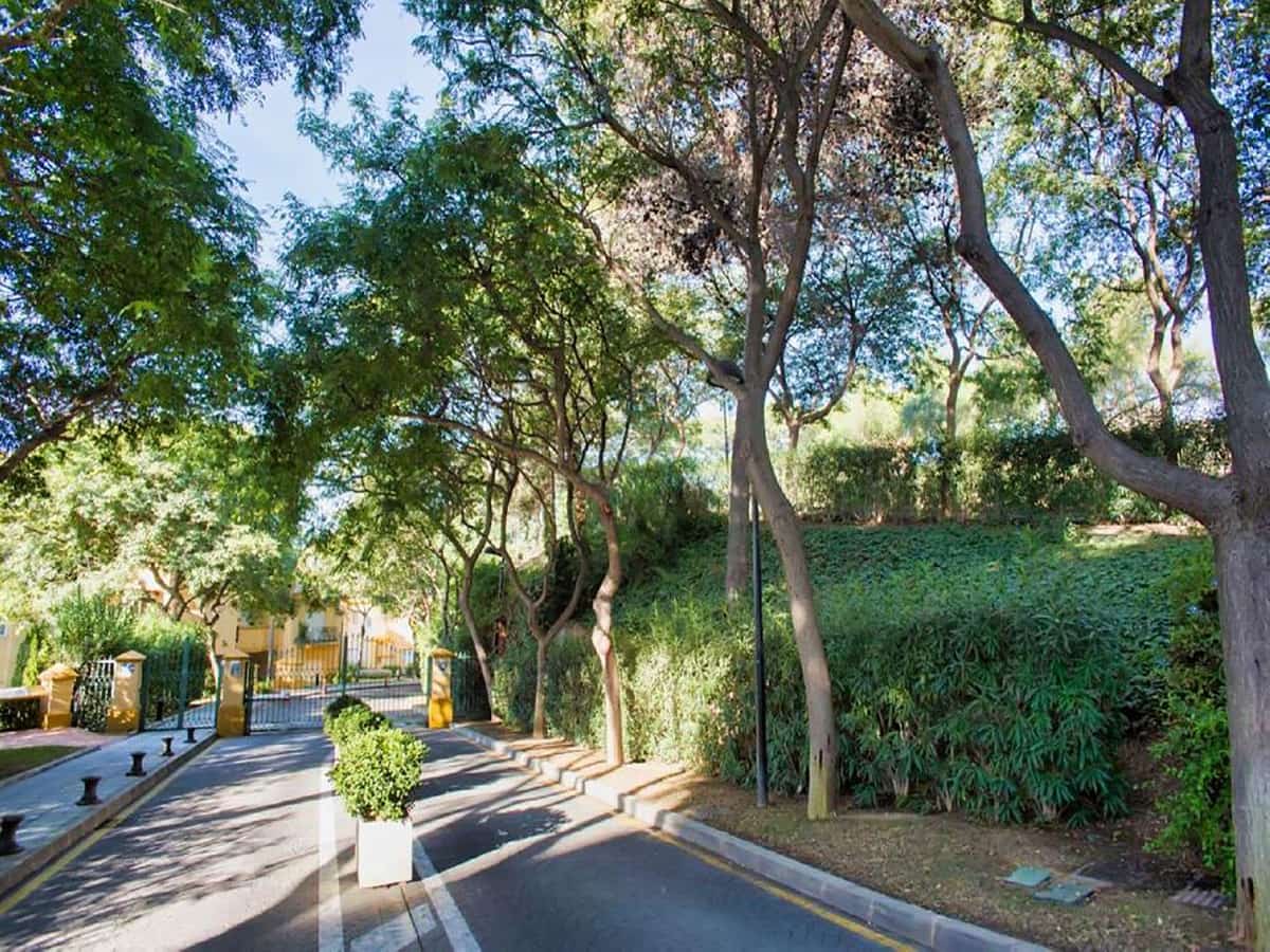   4 soveværelse   feriePenthouse i Marbella   med   swimmingpool  garage  - € 2.450 (Ref: 5828503)