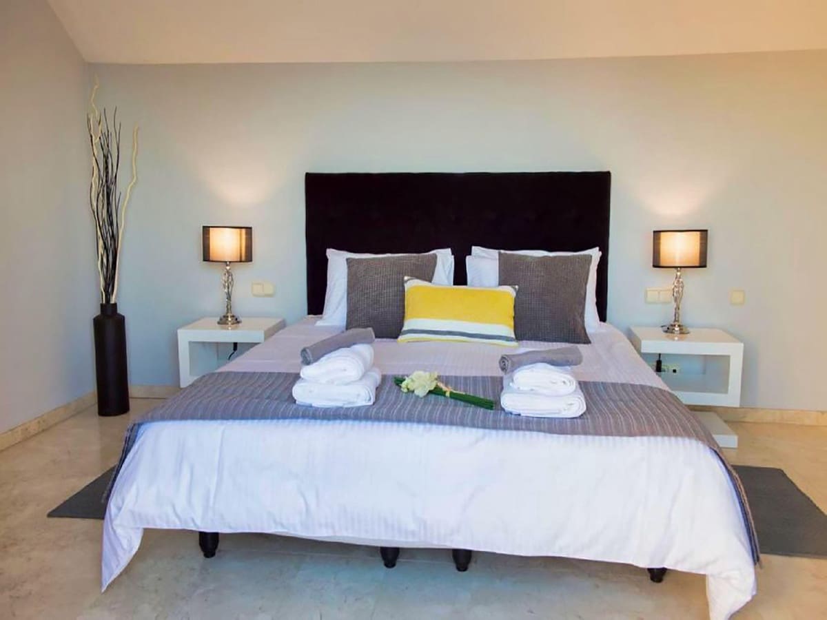 4 bedroom Penthouse for holiday rental in Marbella with pool garage - € 2,450 (Ref: 5828503)