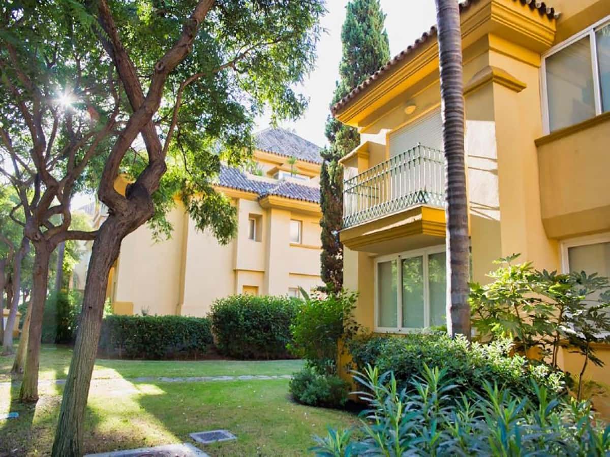 4 bedroom Penthouse for holiday rental in Marbella with pool garage - € 2,450 (Ref: 5828503)