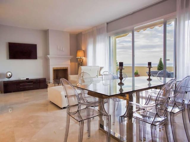 Ático de 4 habitaciones en Marbella en alquiler vacacional con piscina garaje - 2.450 € (Ref: 5828503)