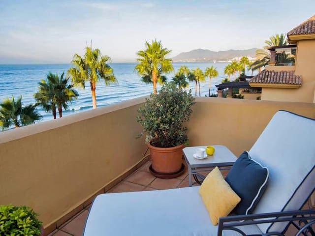 Ático de 4 habitaciones en Marbella en alquiler vacacional con piscina garaje - 2.450 € (Ref: 5828503)