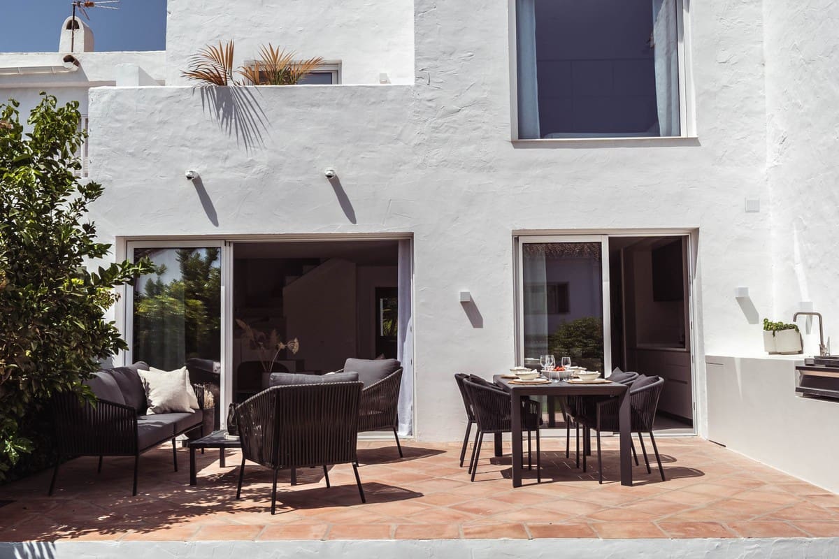 Casa de 3 habitaciones en Nueva Andalucia en venta con piscina garaje - 895.000 € (Ref: 5921758)