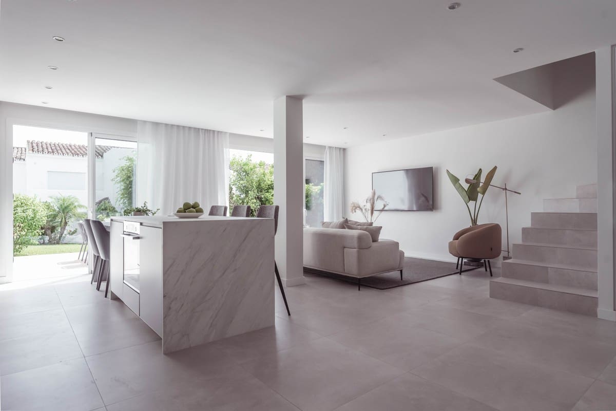 Casa de 3 habitaciones en Nueva Andalucia en venta con piscina garaje - 895.000 € (Ref: 5921758)