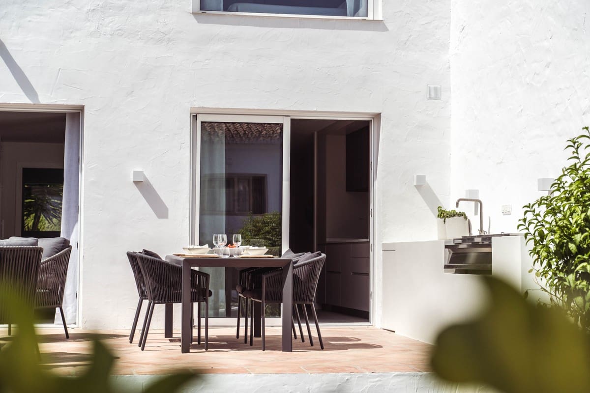 Casa de 3 habitaciones en Nueva Andalucia en venta con piscina garaje - 895.000 € (Ref: 5921758)