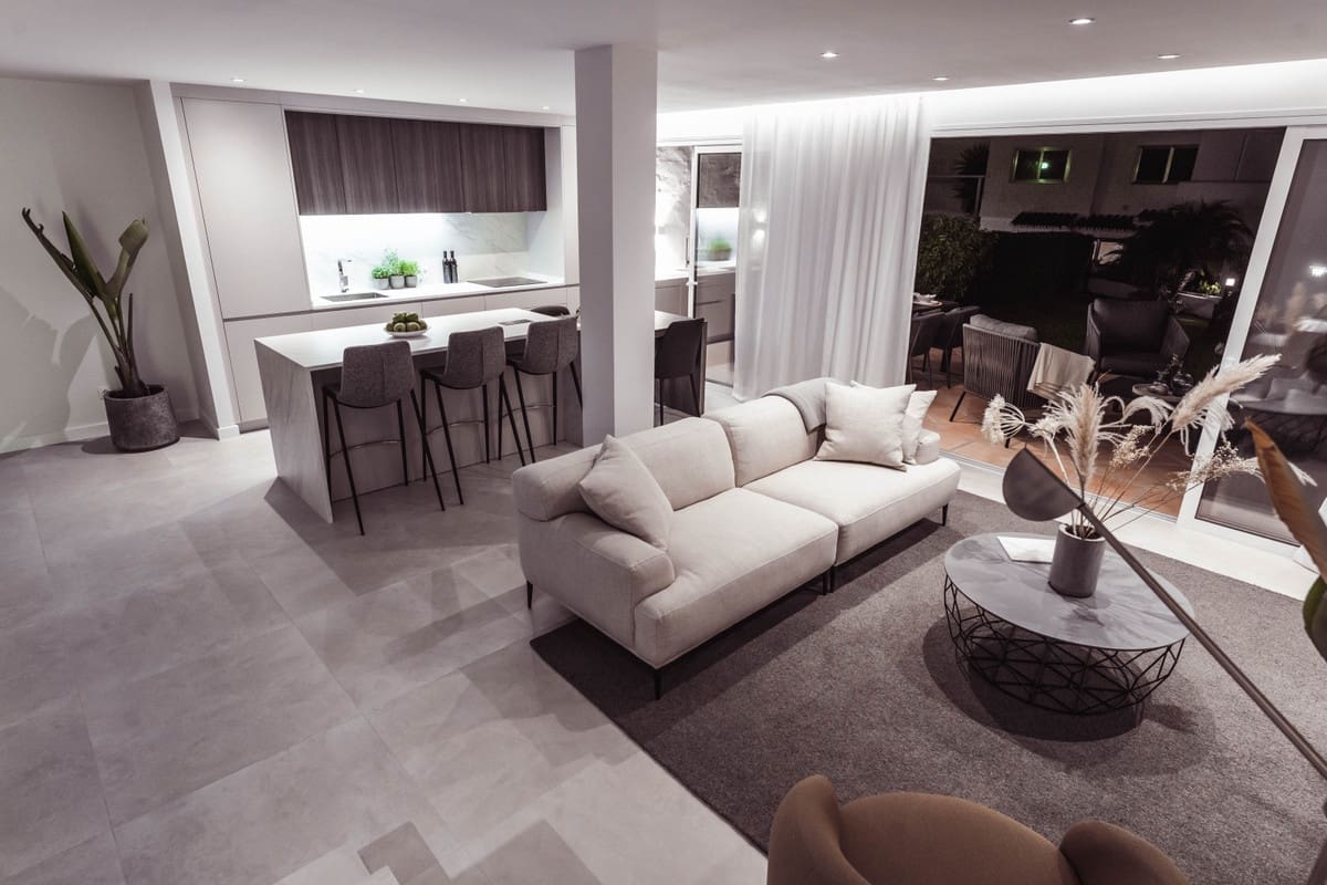 3 makuuhuone Omakotitalo myytävänä paikassa Nueva Andalucia mukana uima-altaan 
autotalli - 895 000 € (Ref: 5921758)