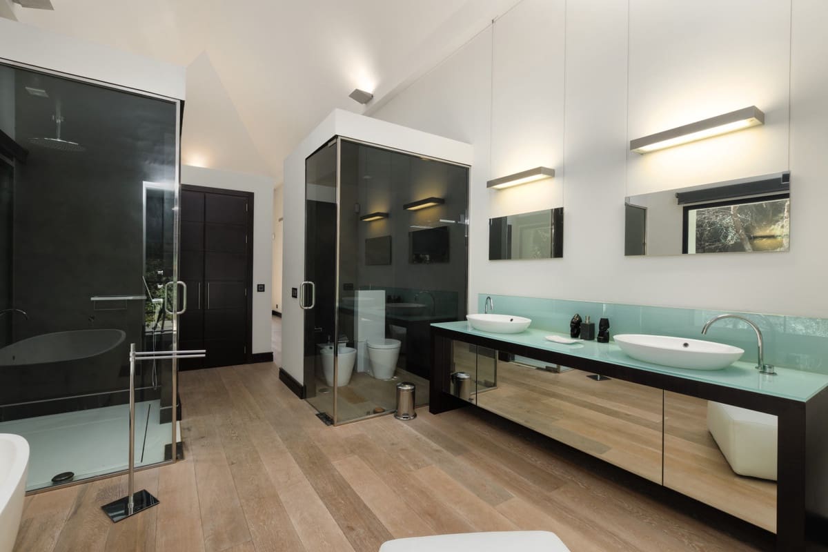 5 soveværelse Villa til salg i Istan med swimmingpool garage - € 3.750.000 (Ref: 5977650)