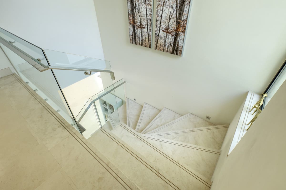 5 soveværelse Villa til salg i Istan med swimmingpool garage - € 3.750.000 (Ref: 5977650)