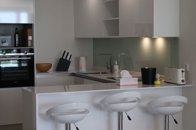 2 quarto Penthouse para arrendamento para férias em Cancelada, Estepona com piscina Garagem - 1 000 € (Ref: 6213074)