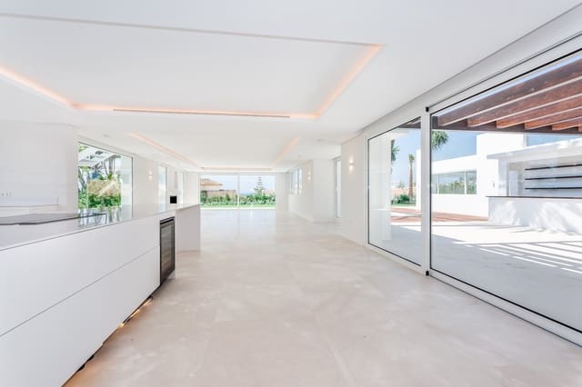 7 sypialnia Willa na sprzedaż w El Rosario, Marbella z basenem garażem - 3 950 000 € (Ref: 6404266)