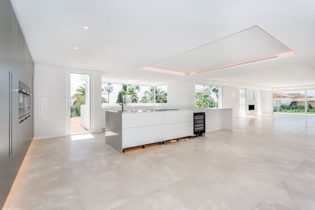 7 sypialnia Willa na sprzedaż w El Rosario, Marbella z basenem garażem - 3 950 000 € (Ref: 6404266)