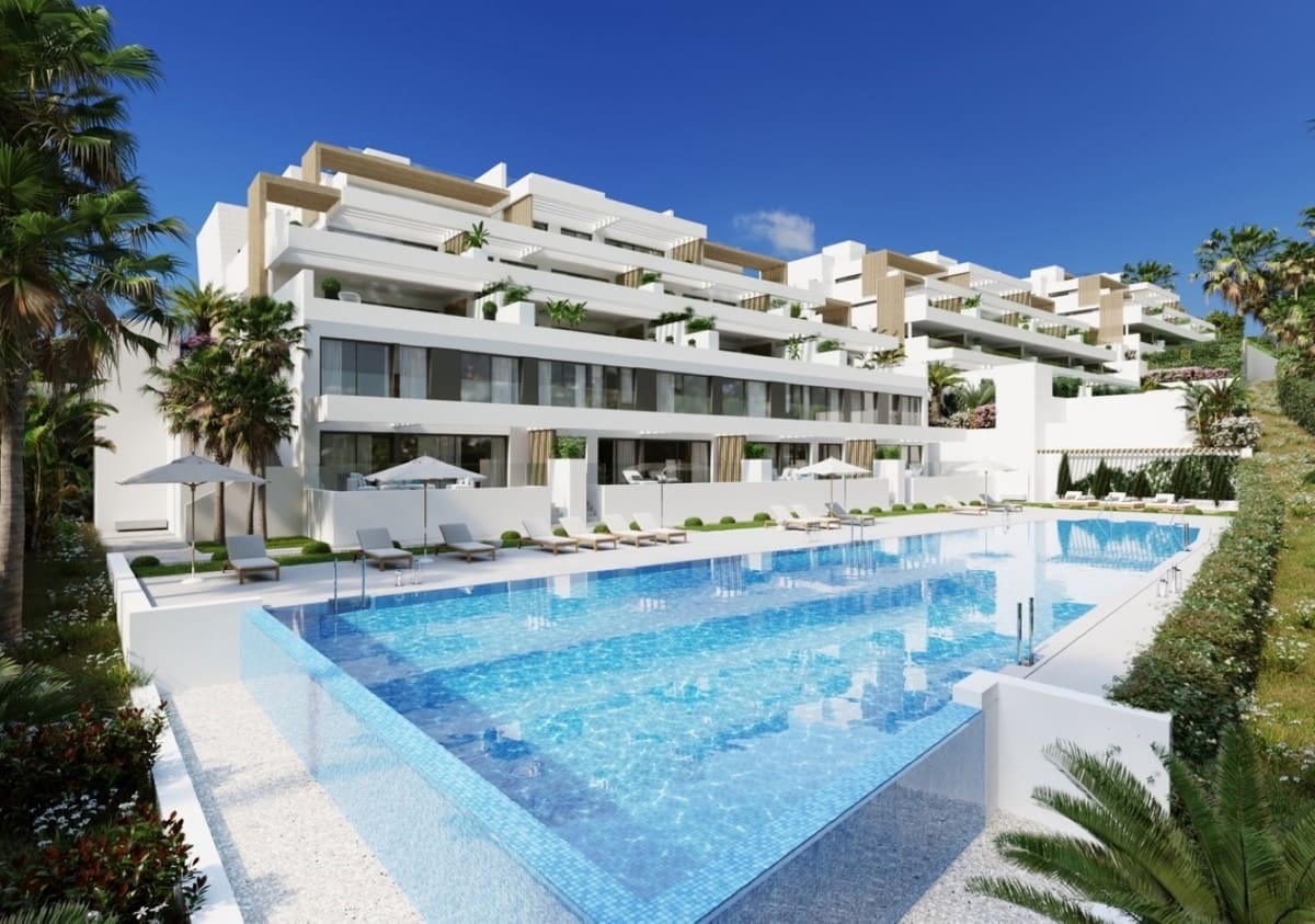 2 bedroom Apartment for sale in Estepona with pool garage - € 480,000 (Ref: 6561353)