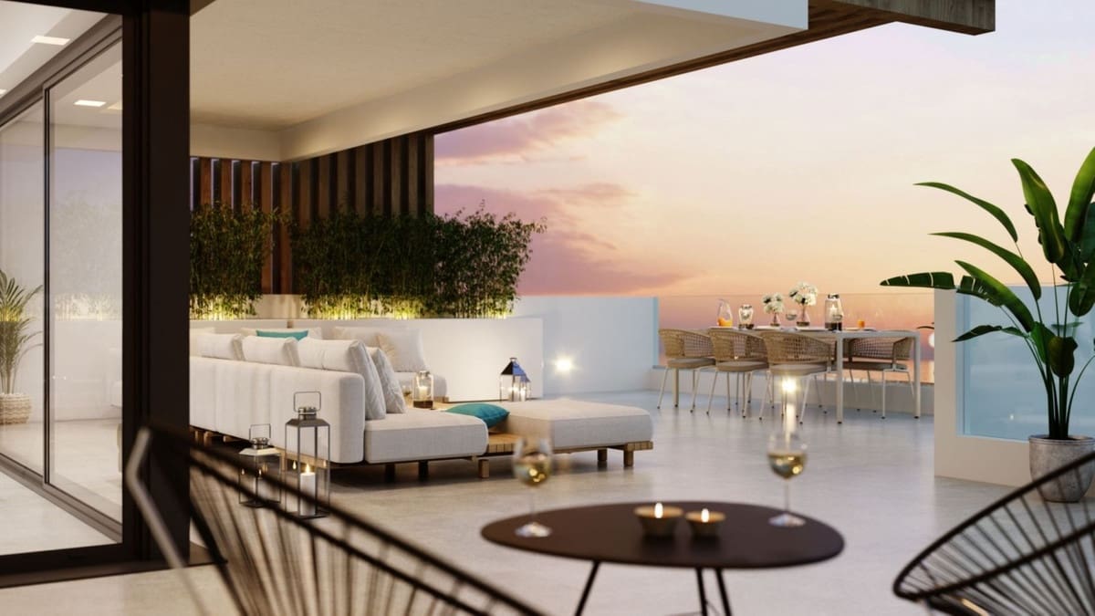 2 bedroom Apartment for sale in Estepona with pool garage - € 480,000 (Ref: 6561353)