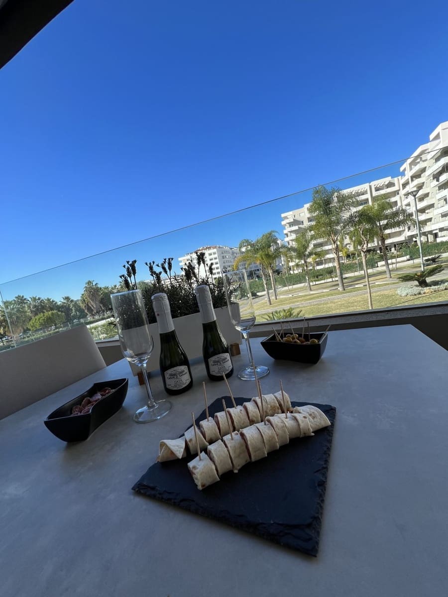 3 soverom Leilighet til salgs i Nueva Andalucia med svømmebasseng garasje - € 750 (Ref: 6574309)