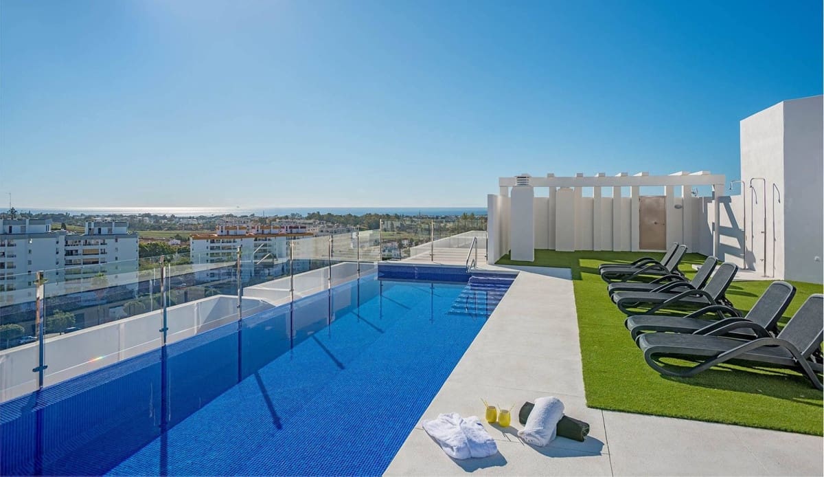 3 soverom Leilighet til salgs i Nueva Andalucia med svømmebasseng garasje - € 750 (Ref: 6574309)