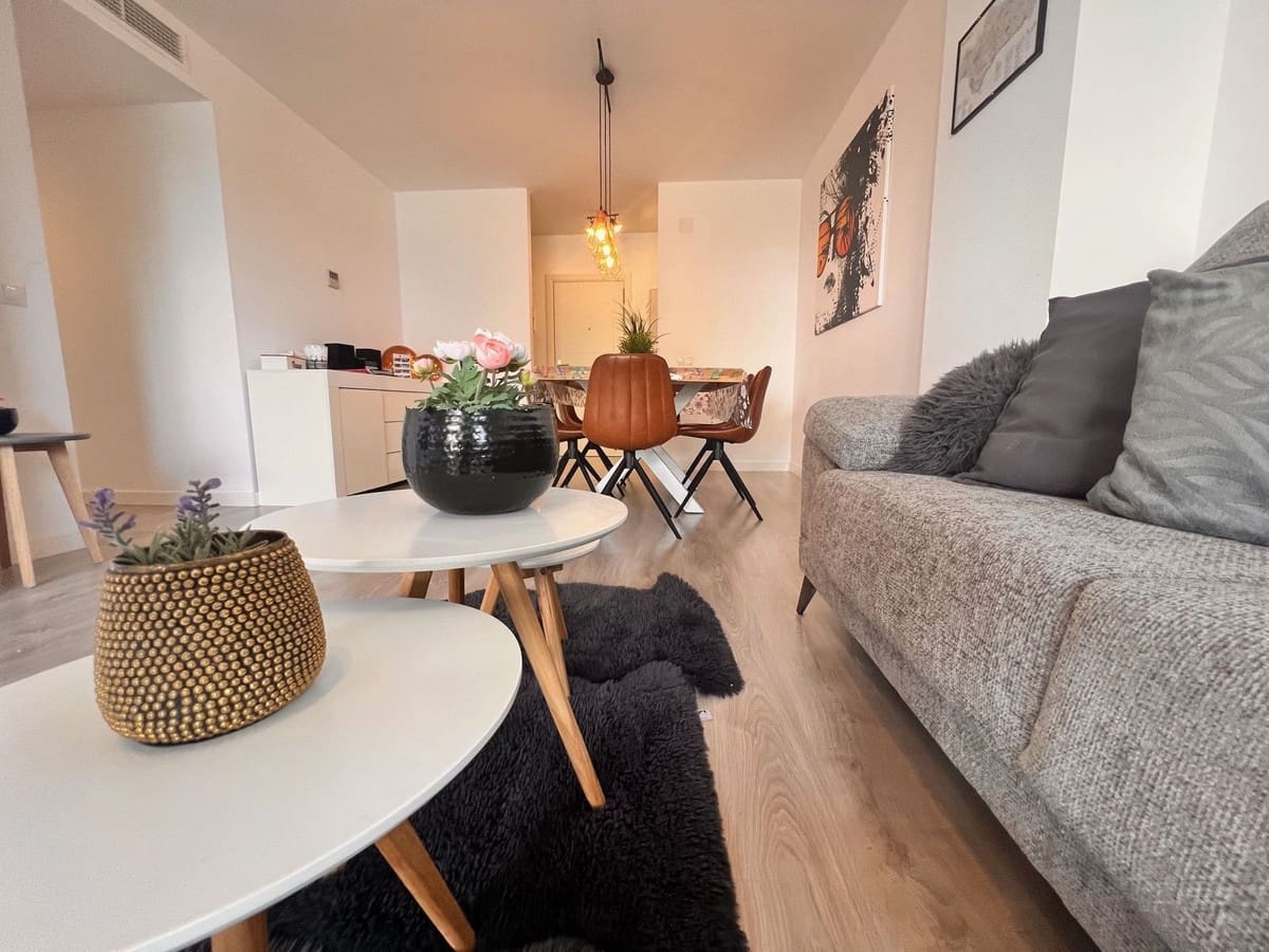 3 soverom Leilighet til salgs i Nueva Andalucia med svømmebasseng garasje - € 750 (Ref: 6574309)