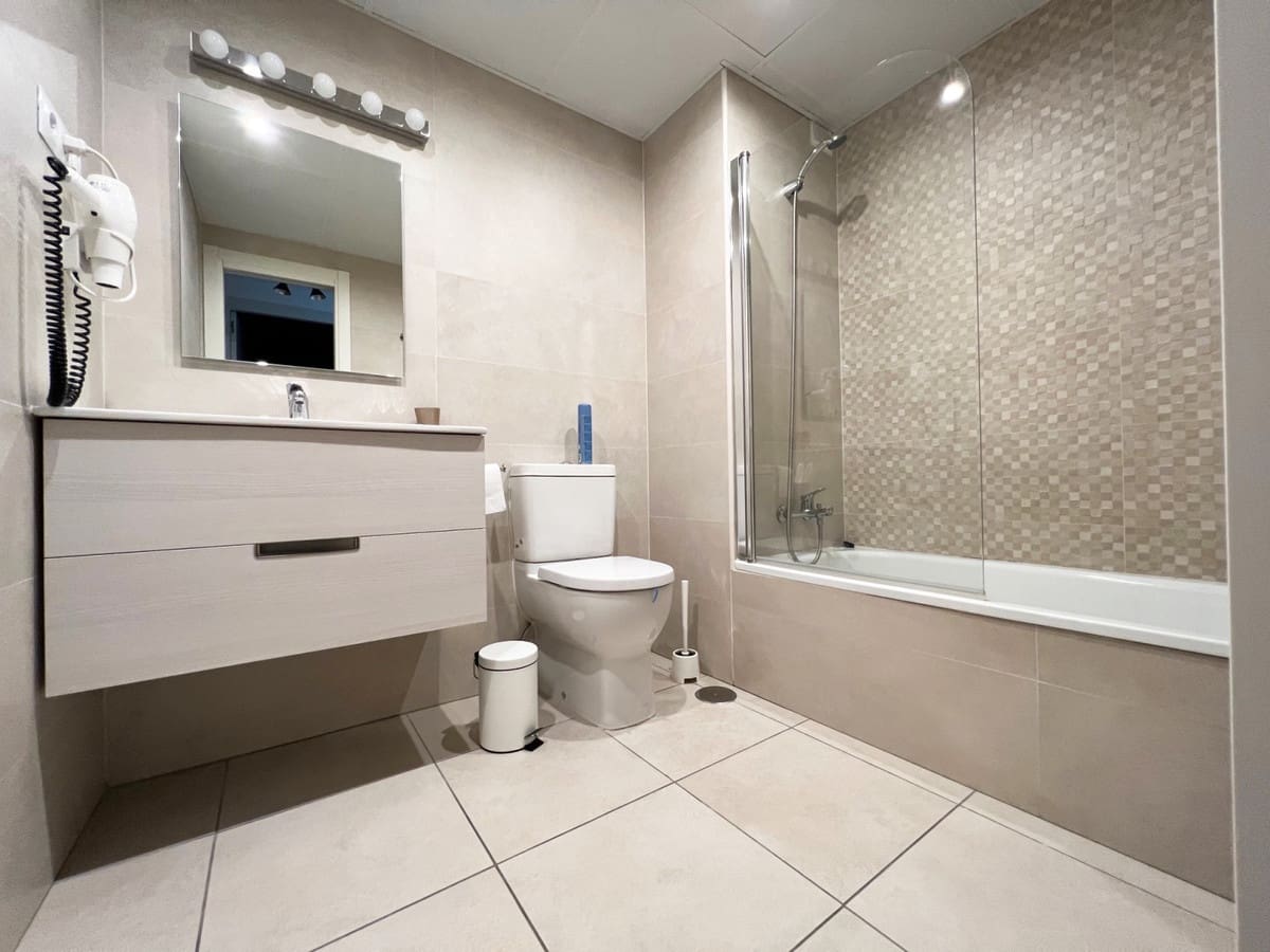 3 soverom Leilighet til salgs i Nueva Andalucia med svømmebasseng garasje - € 750 (Ref: 6574309)