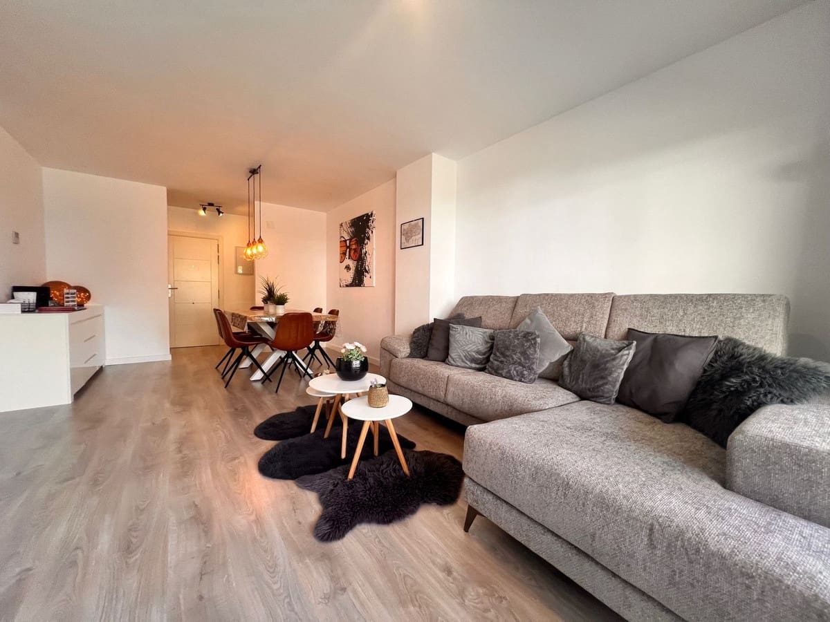 Apartamento de 3 habitaciones en Nueva Andalucia en alquiler vacacional con piscina garaje - 750 € (Ref: 6574309)