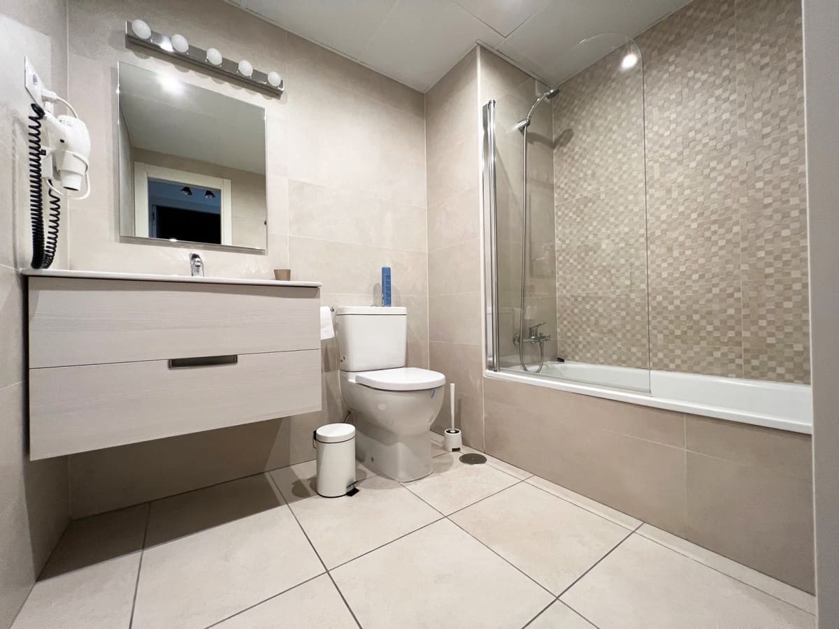 Apartamento de 3 habitaciones en Nueva Andalucia en alquiler vacacional con piscina garaje - 750 € (Ref: 6574309)