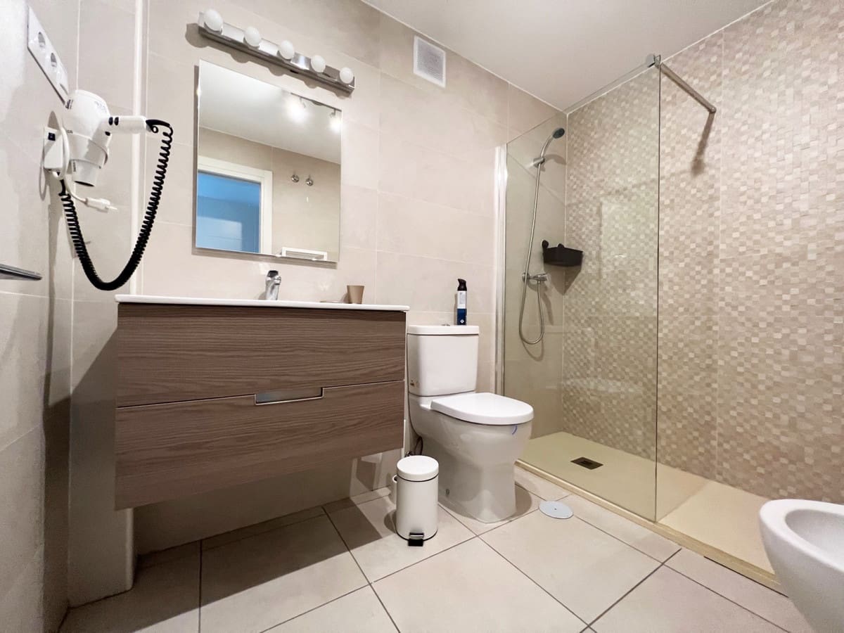 Apartamento de 3 habitaciones en Nueva Andalucia en alquiler vacacional con piscina garaje - 750 € (Ref: 6574309)