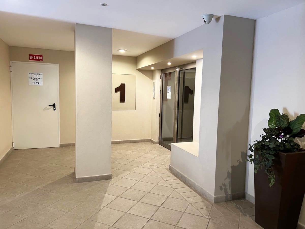 Apartamento de 3 habitaciones en Nueva Andalucia en alquiler vacacional con piscina garaje - 750 € (Ref: 6574309)