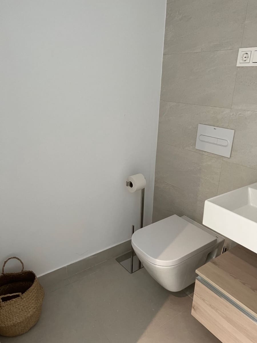 Appartement de 4 chambres de location de vacances à Estepona avec piscine garage - 1 350 € (Ref: 6862879)