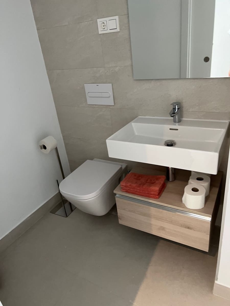 Appartement de 4 chambres de location de vacances à Estepona avec piscine garage - 1 350 € (Ref: 6862879)