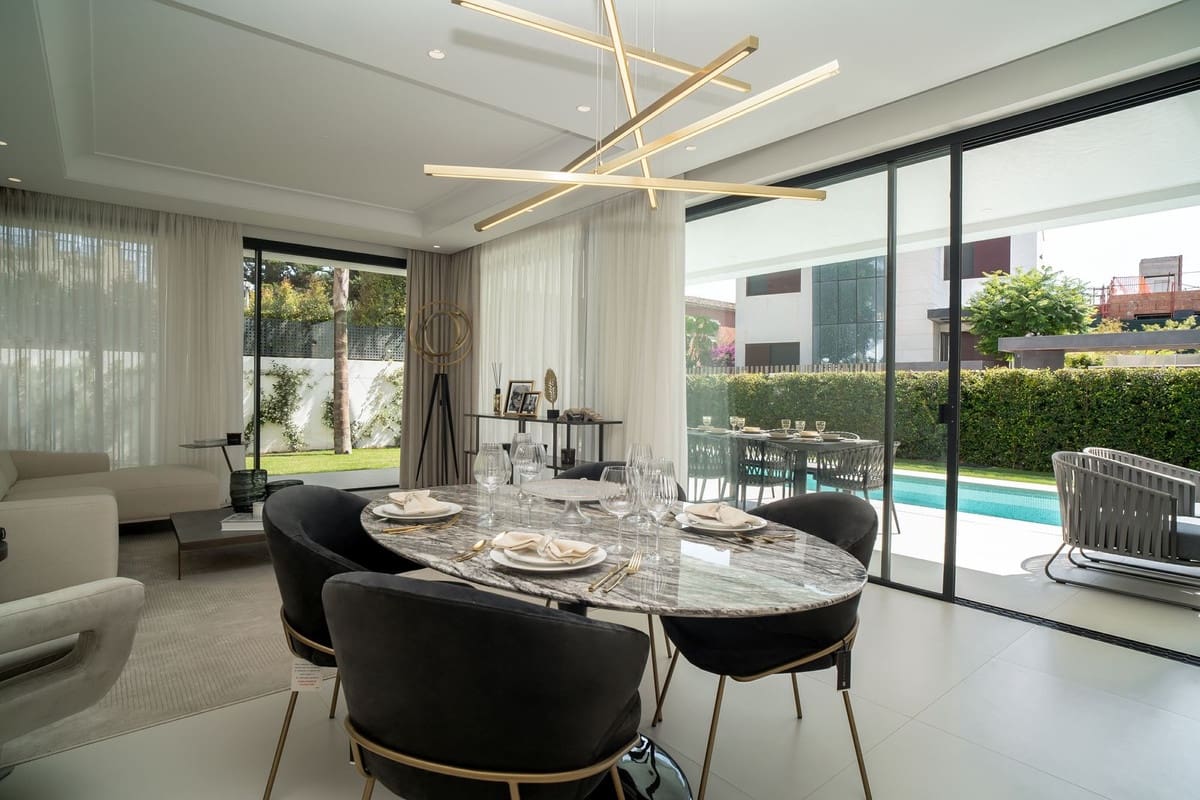 4 soverom Villa til salgs i Golden Mile med svømmebasseng garasje - € 3 250 000 (Ref: 6978167)