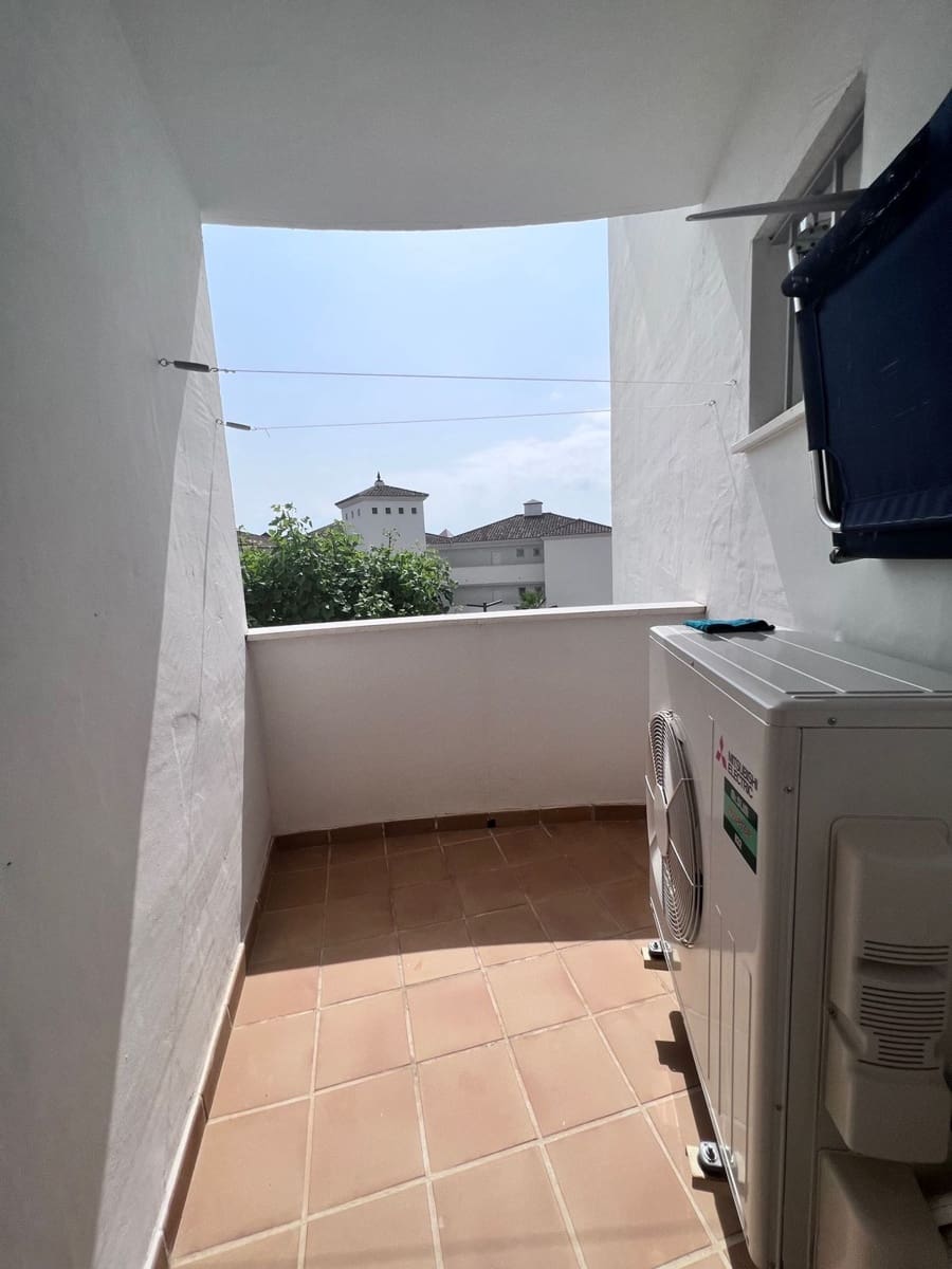 2 bedroom Apartment for holiday rental in Manilva with pool garage - € 500 (Ref: 7016879)