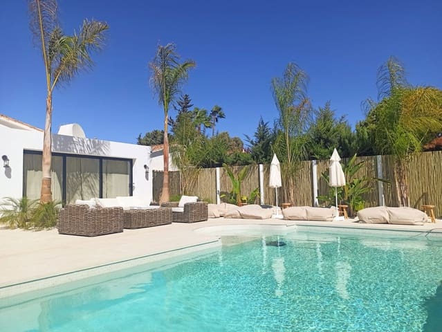 4 camera da letto Villa da affitare come casa vacanza in Costalita, Estepona con piscina garage - 2.300 € (Rif: 7029419)