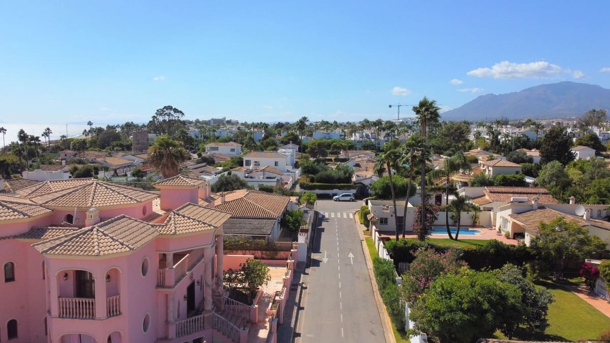 4 slaapkamer Villa voor vakantieverhuur in Costalita met zwembad garage - € 2.300 (Ref: 7029419)