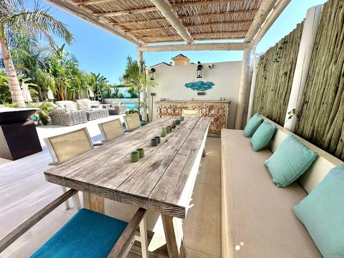 4 slaapkamer Villa voor vakantieverhuur in Costalita met zwembad garage - € 2.300 (Ref: 7029419)