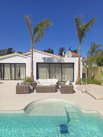 Chalet de 4 habitaciones en Costalita, Estepona en alquiler vacacional con piscina garaje - 2.300 € (Ref: 7029419)