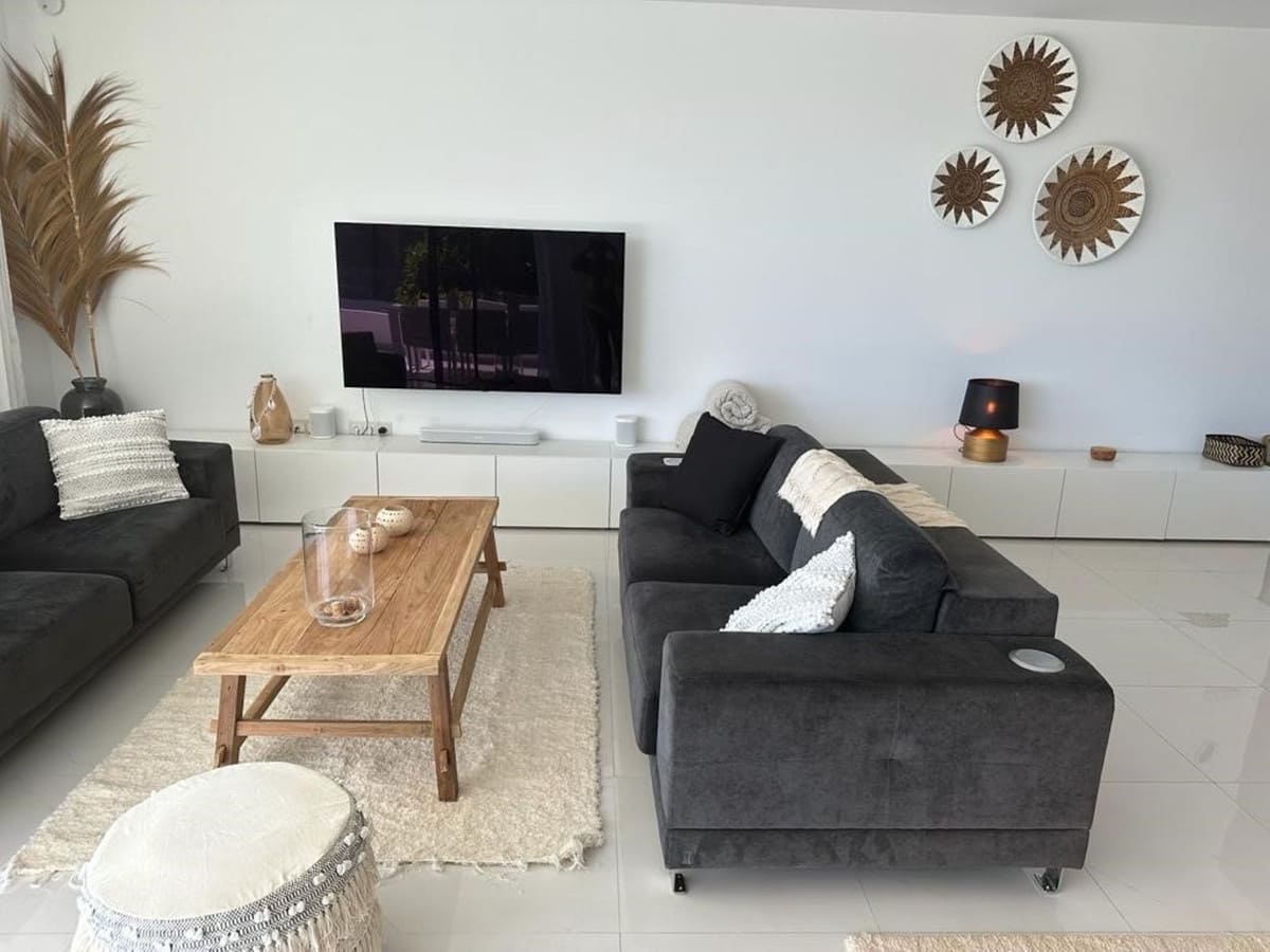 3 soverom Leilighet til salgs i Estepona med svømmebasseng garasje - € 1 400 (Ref: 7205944)