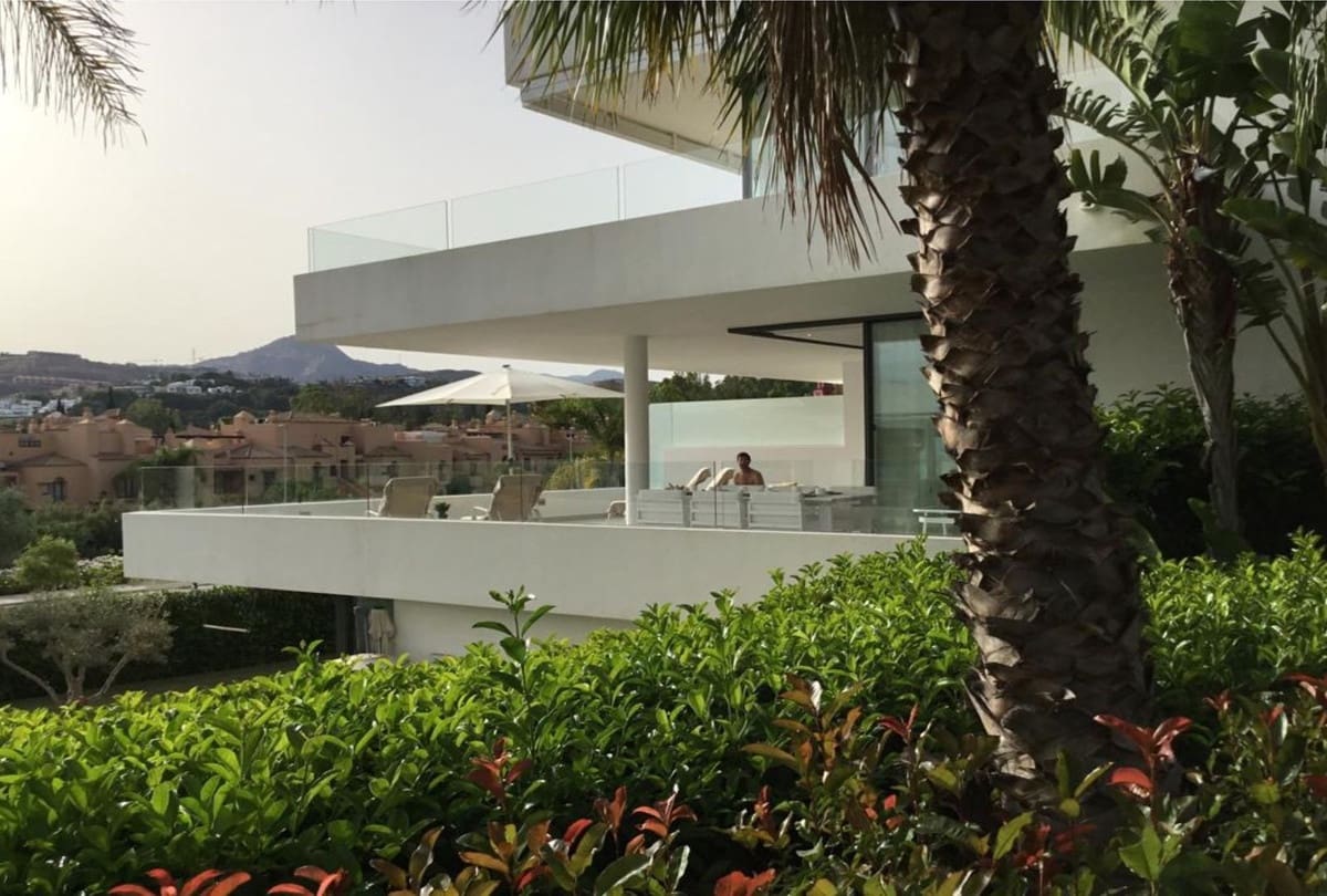 3 soverom Leilighet til salgs i Estepona med svømmebasseng garasje - € 1 400 (Ref: 7205944)