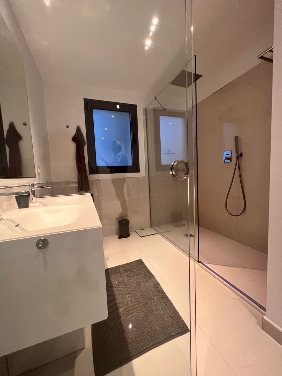 3 soverom Leilighet til salgs i Estepona med svømmebasseng garasje - € 1 400 (Ref: 7205944)