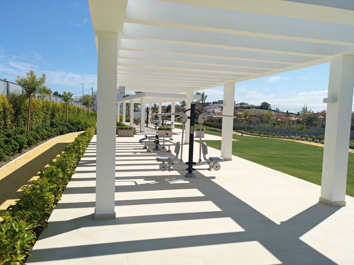 3 soverom Leilighet til salgs i Estepona med svømmebasseng garasje - € 1 400 (Ref: 7205944)