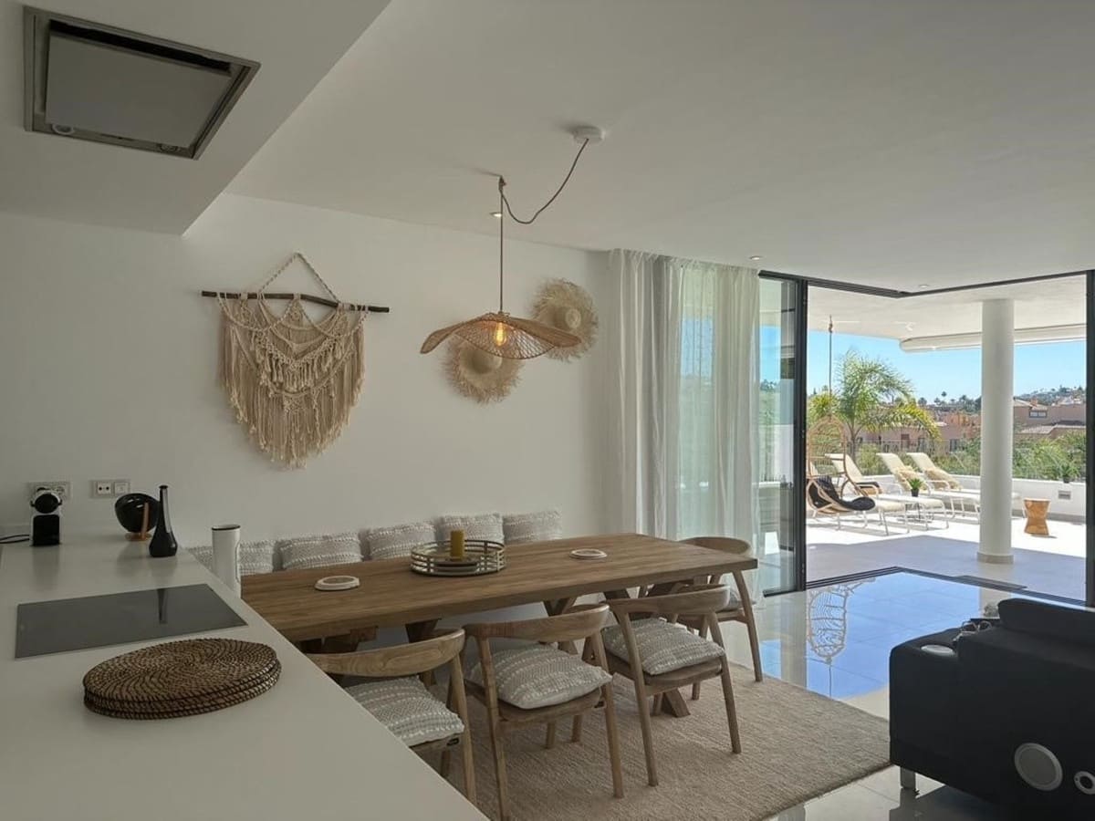 3 soverom Leilighet til salgs i Estepona med svømmebasseng garasje - € 1 400 (Ref: 7205944)