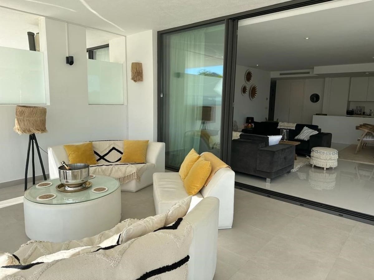 Appartement de 3 chambres de location de vacances à Estepona avec piscine garage - 1 890 € (Ref: 7205944)