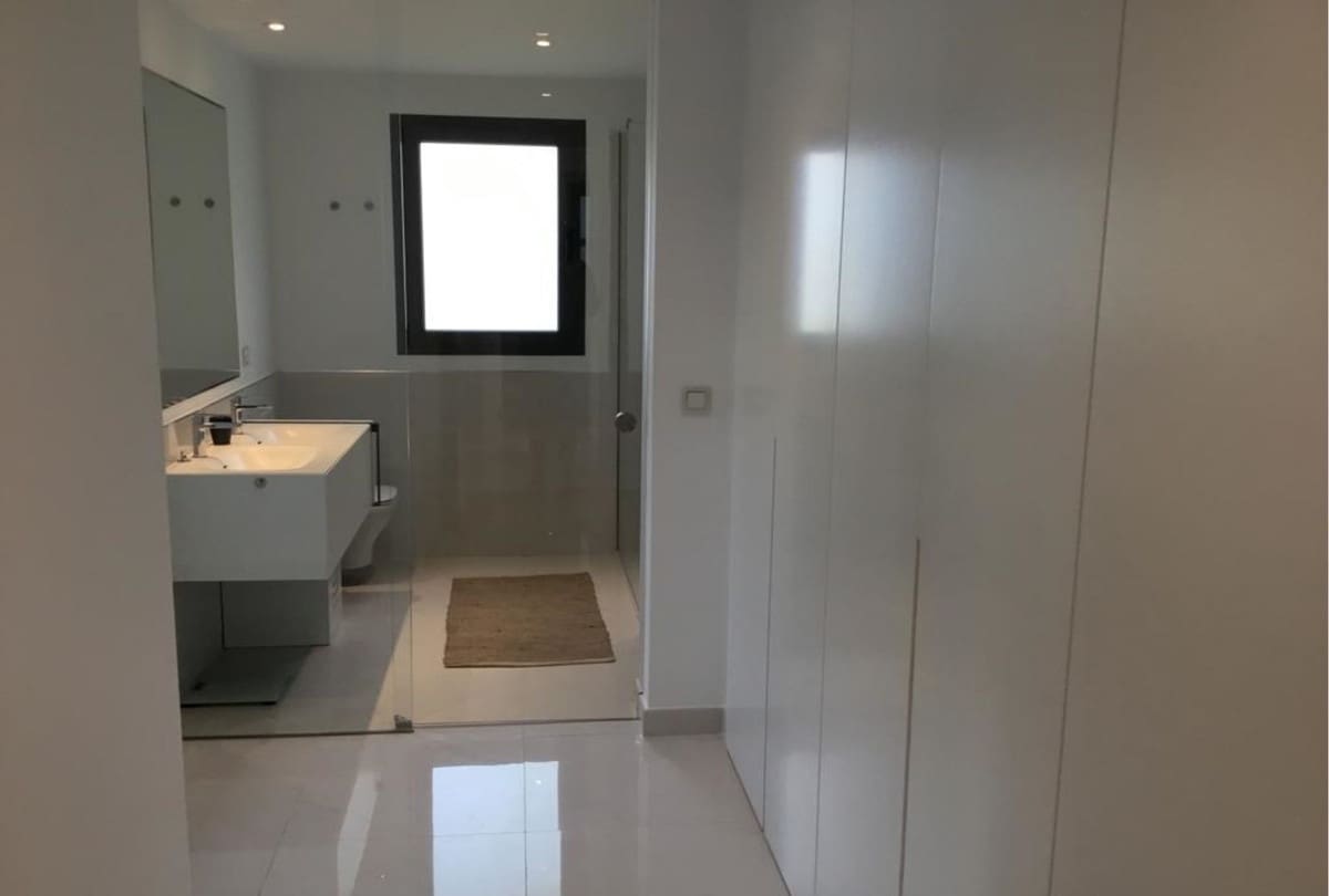 Appartement de 3 chambres de location de vacances à Estepona avec piscine garage - 1 890 € (Ref: 7205944)