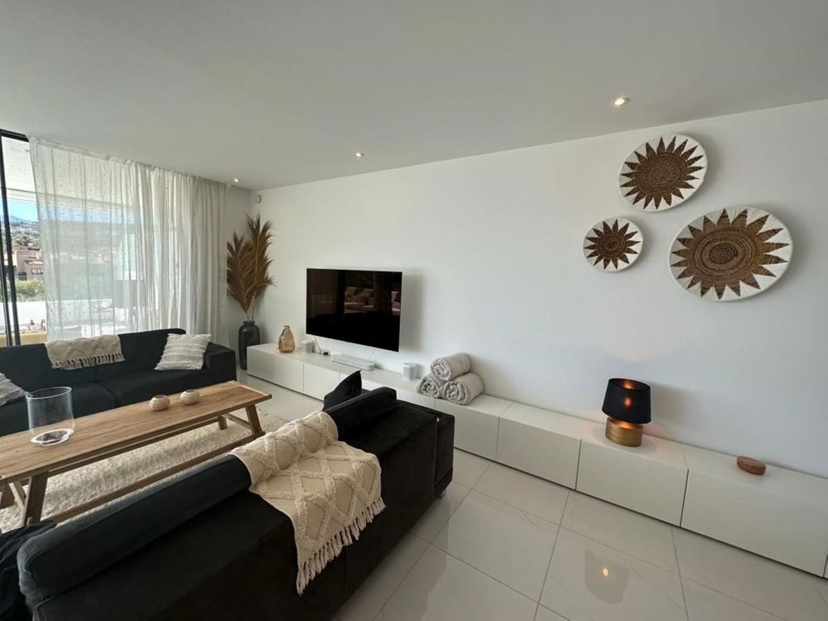 Appartement de 3 chambres de location de vacances à Estepona avec piscine garage - 1 890 € (Ref: 7205944)