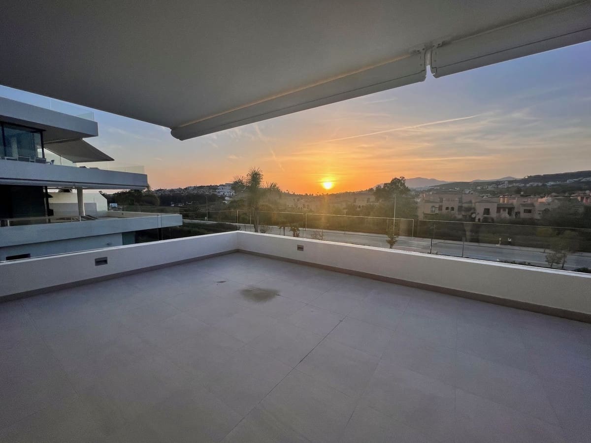 Appartement de 3 chambres de location de vacances à Estepona avec piscine garage - 1 890 € (Ref: 7205944)