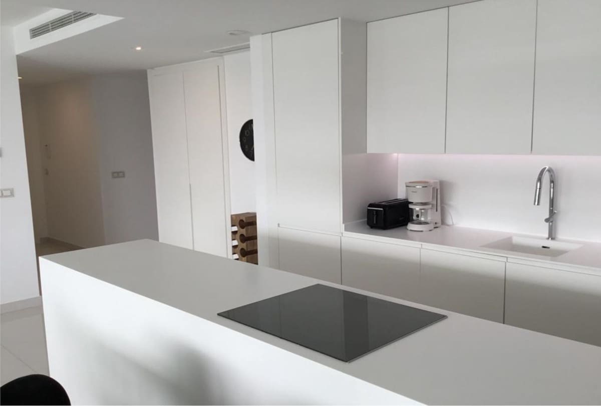 3 sovrum Lägenhet för semesterbostäder i Estepona med pool garage - 1 890 € (Ref: 7205944)