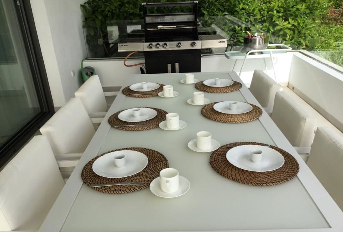 3 sovrum Lägenhet för semesterbostäder i Estepona med pool garage - 1 890 € (Ref: 7205944)