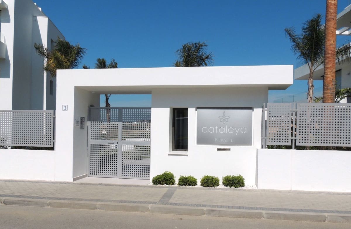 3 sovrum Lägenhet för semesterbostäder i Estepona med pool garage - 1 890 € (Ref: 7205944)