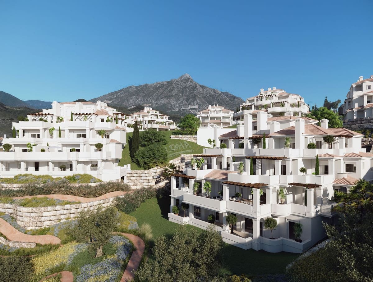 Apartamento de 2 habitaciones en Aloha Golf en venta con piscina garaje - 458.000 € (Ref: 7524526)