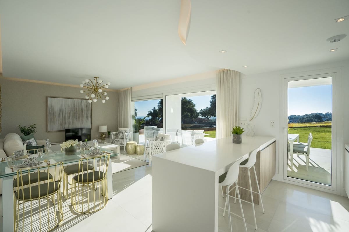 2 quarto Apartamento para venda em San Roque com piscina garagem - 360 000 € (Ref: 7620147)